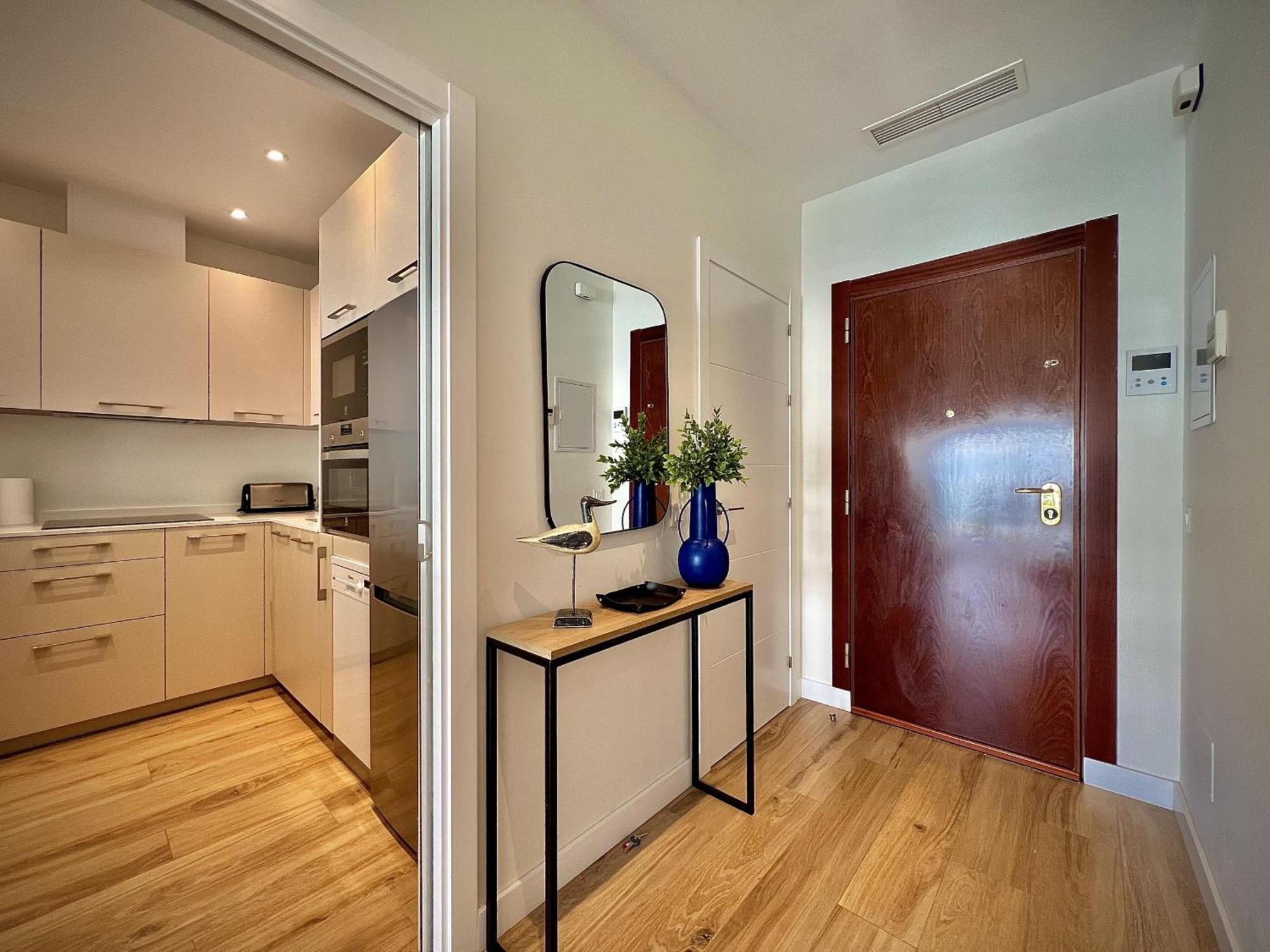Apartamento Downtown 45 With Pool By Homing Marbella