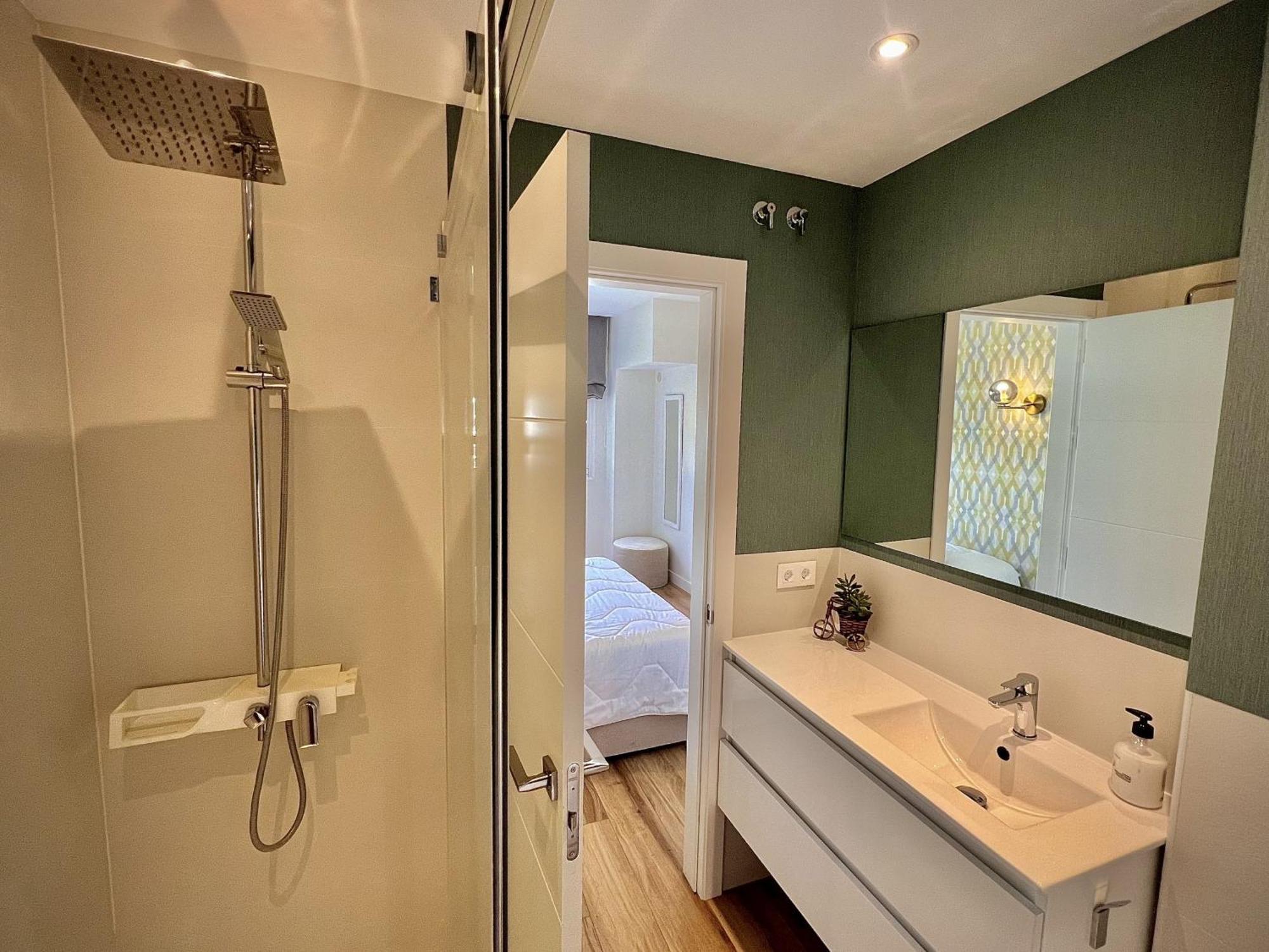 Downtown 45 With Pool By Homing Apartamento *