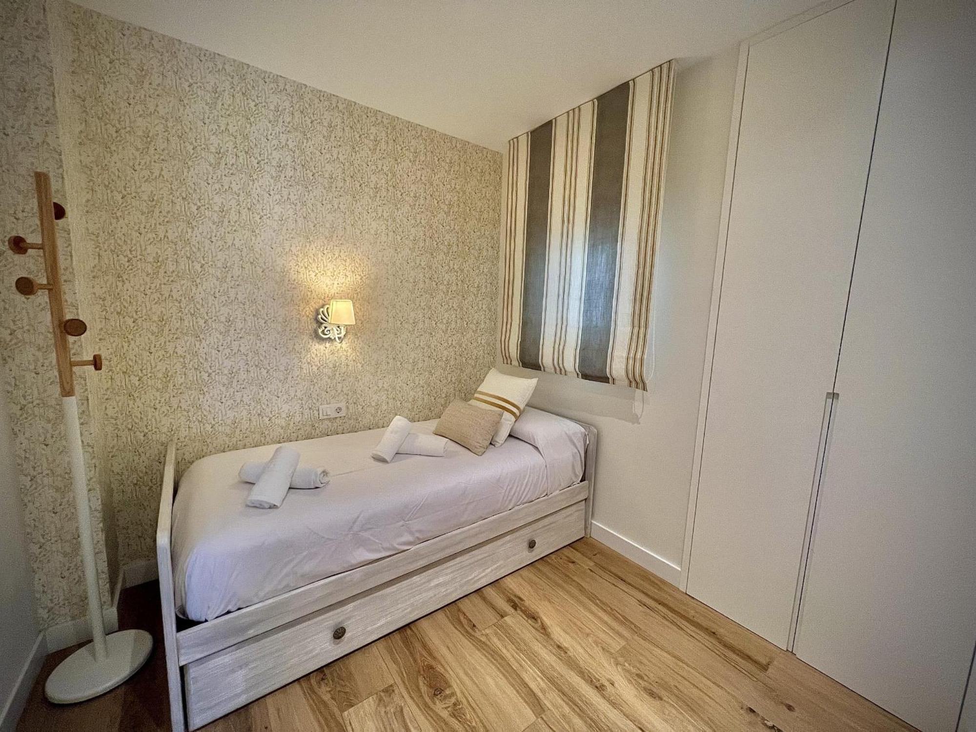 Downtown 45 With Pool By Homing Apartamento